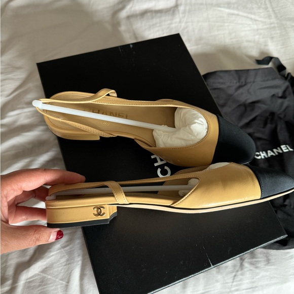 Classic Chanel Slingback, in great condition. - Picture 2 of 5